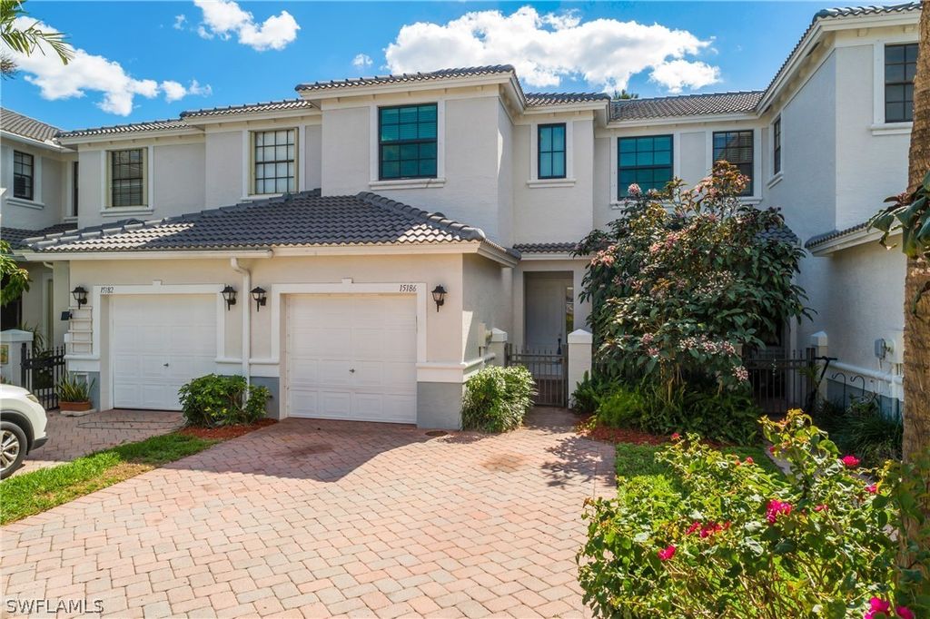 15186 Summit Pl Cir, Naples