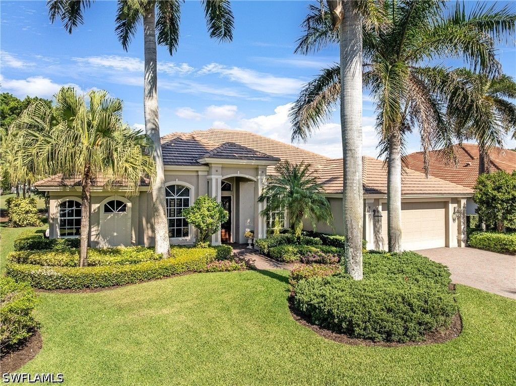 2501 Augusta Dr, NAPLES