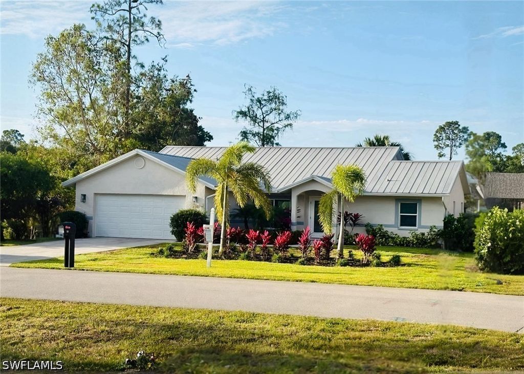 270 Madison Dr, Naples