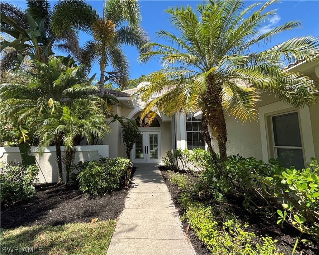 615 Soliel Dr, Naples