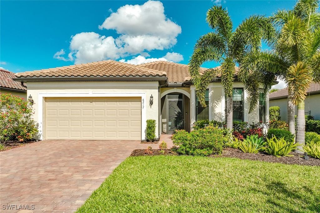 6217 Harmony Dr, Ave Maria