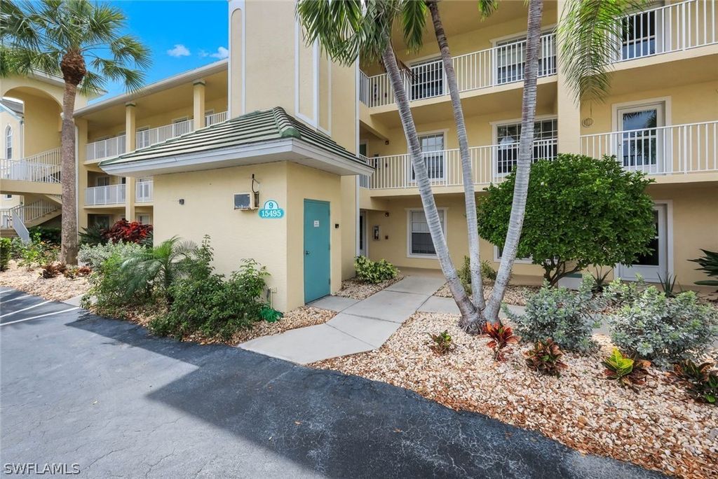 15495 Cedarwood Ln 204, Naples