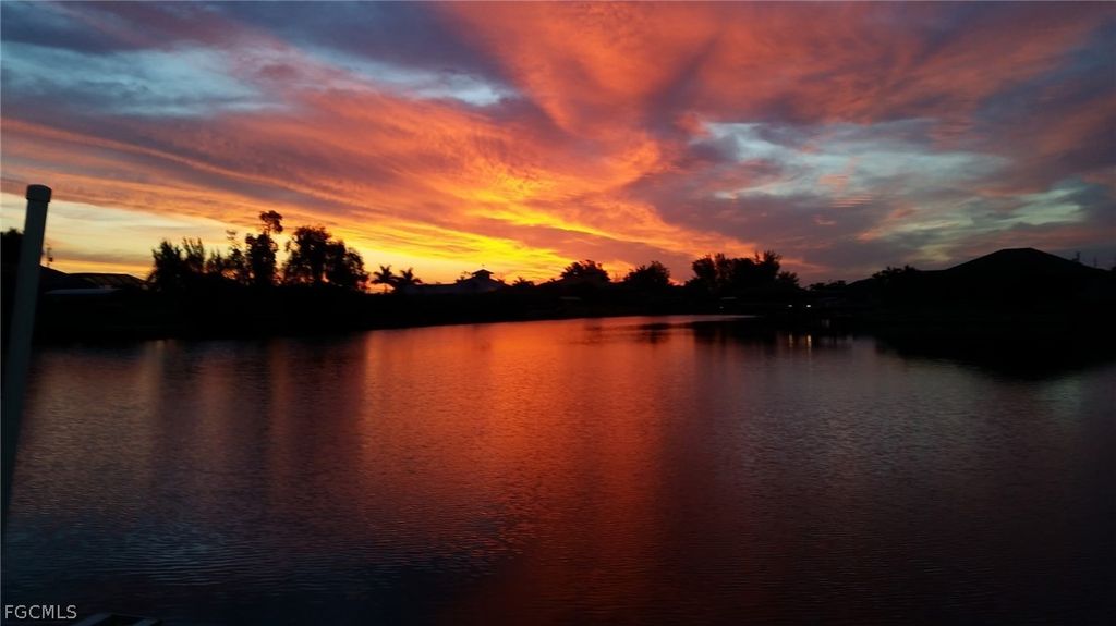 1019 Nw 42nd Pl, Cape Coral