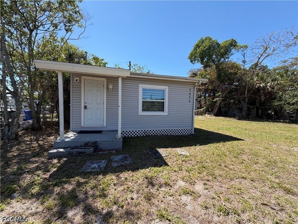 2426 Stella St, FORT MYERS