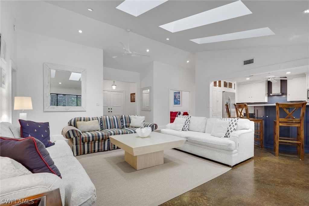 2293 Royal Ln, NAPLES