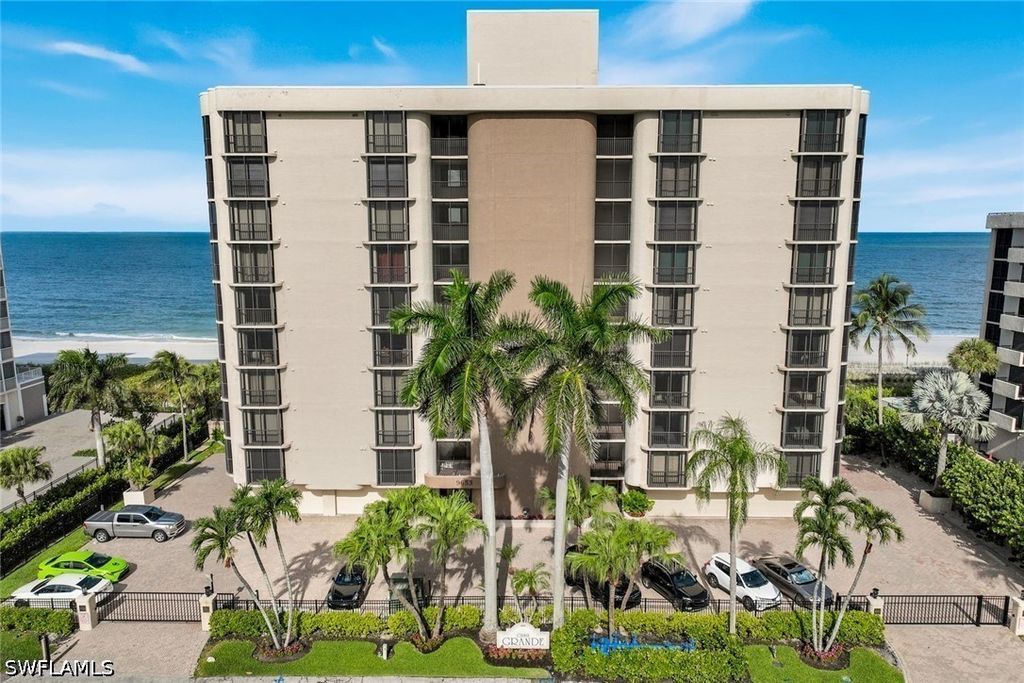 9653 Gulf Shore Dr 303, Naples