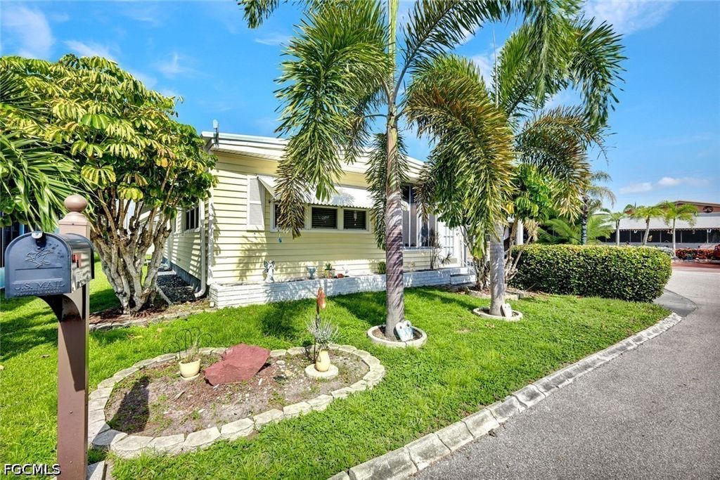 16049 Hibiscus Way, NORTH FORT MYERS