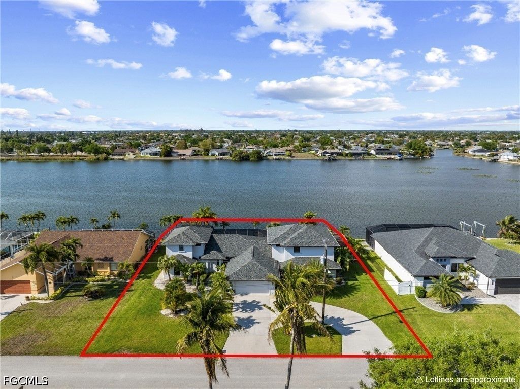 313 Se 6th St, Cape Coral