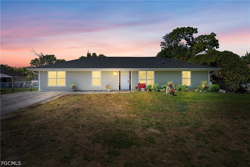 2335 50th Ter Sw, Naples