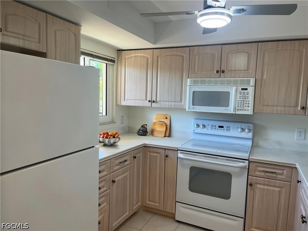 7402 Lake Breeze Dr 202, FORT MYERS