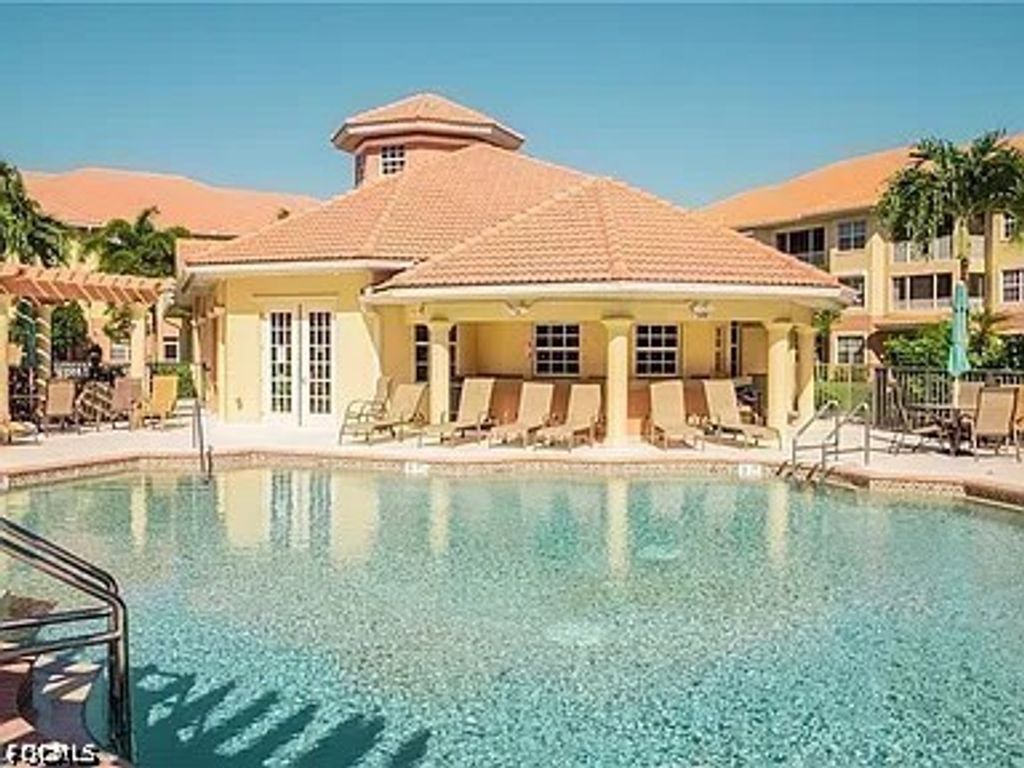 1141 Van Loon Commons Cir 102, CAPE CORAL