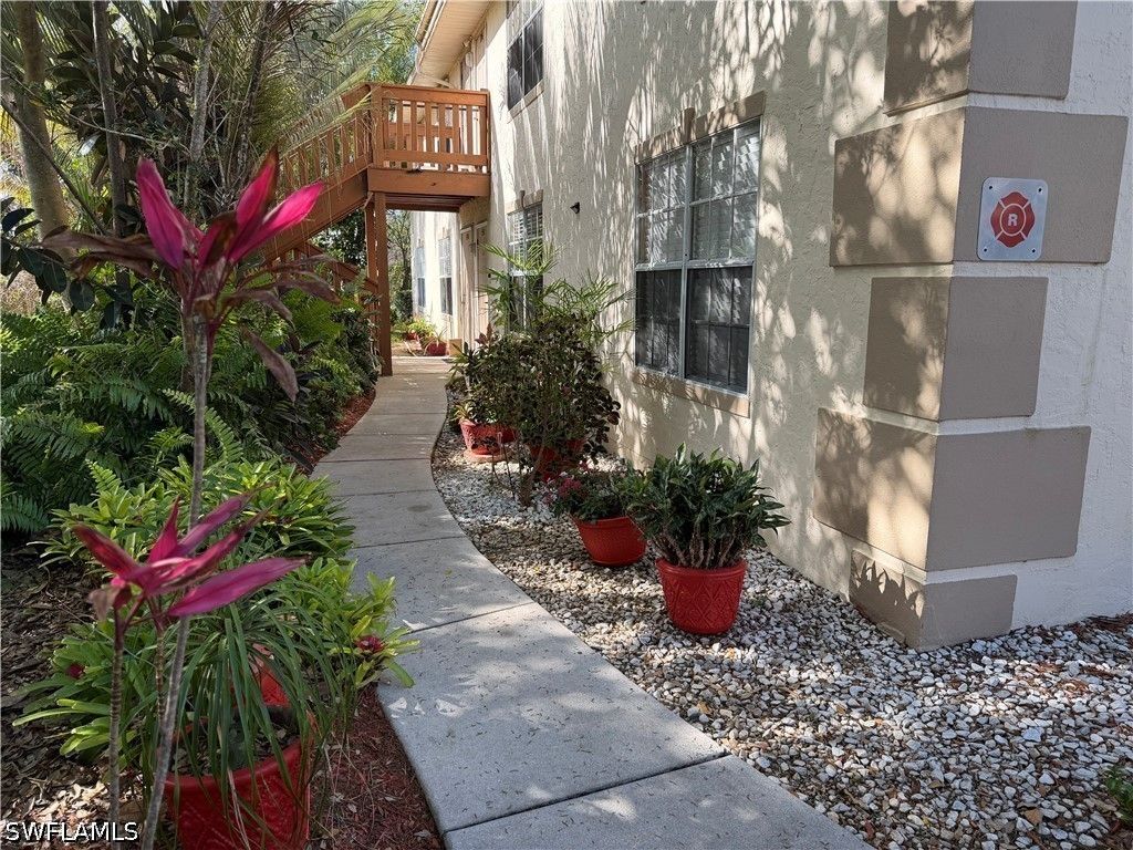5352 16th Pl Sw G2, Naples