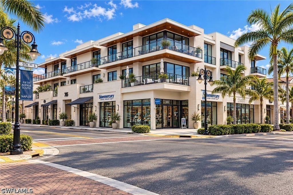 495 5th St S 304, Naples