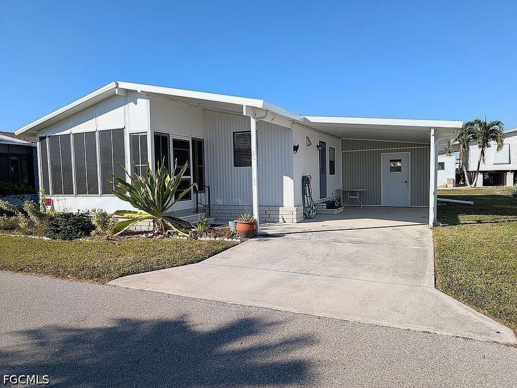 4978 Mullette Ln, ST. JAMES CITY