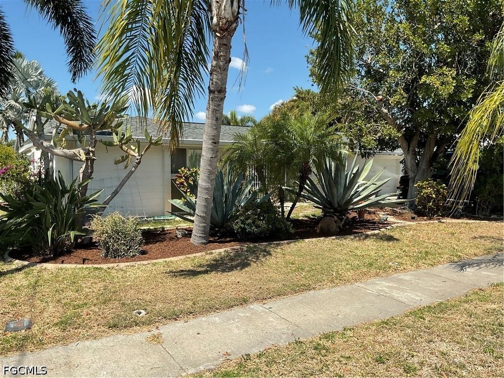 4617 Forest Glen Dr, NORTH FORT MYERS