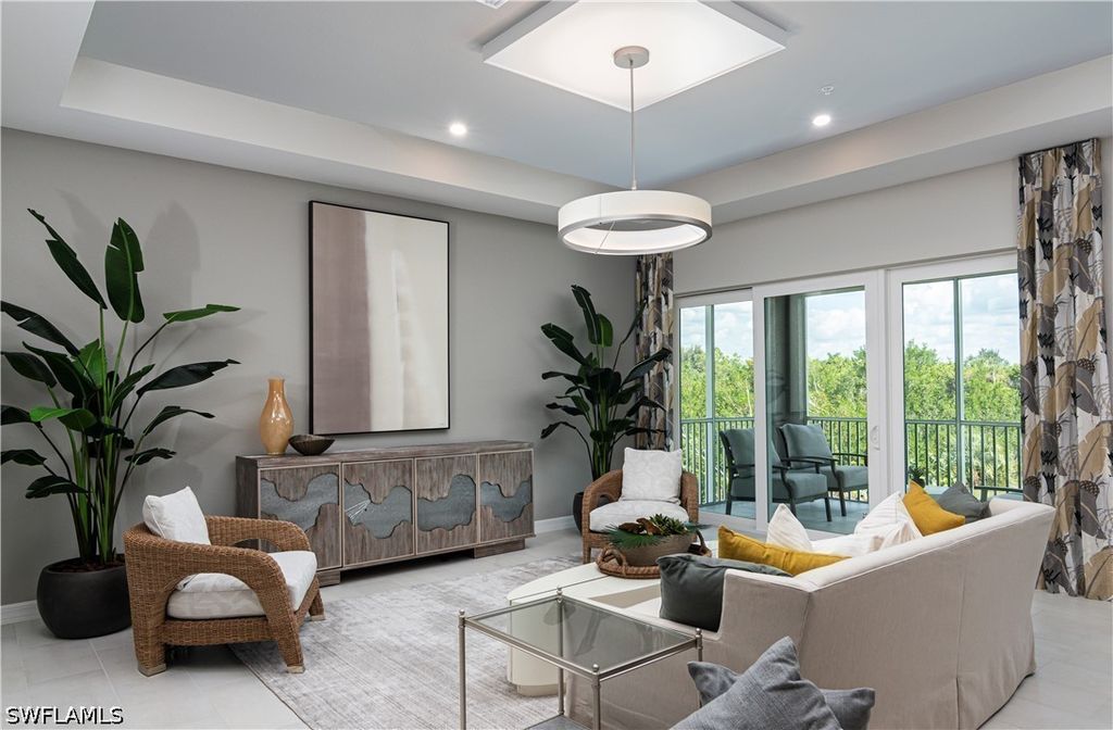 315 Indies Dr W 202, Naples