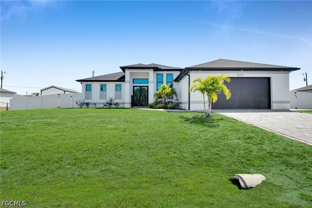 523 Nw 16th Pl, Cape Coral