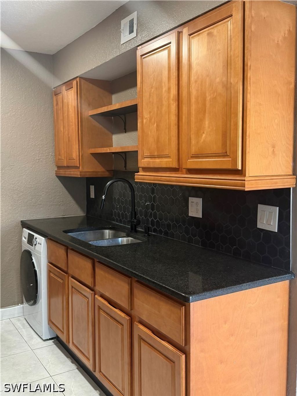 4603 Bayshore Dr F4, Naples