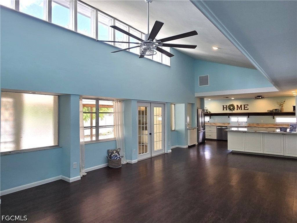 8512 Chatham St, FORT MYERS