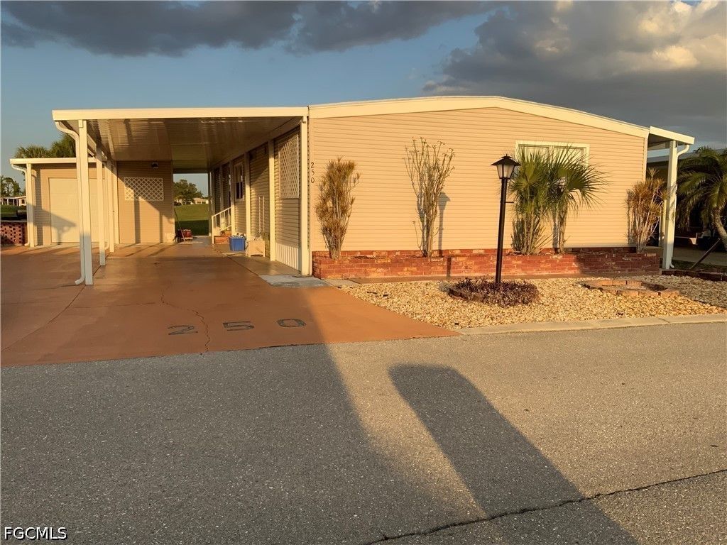 250 Palmer Blvd, NORTH FORT MYERS