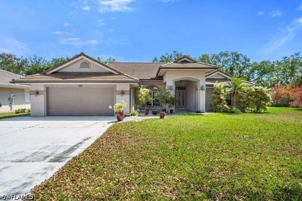 532 Roma Ct, Naples