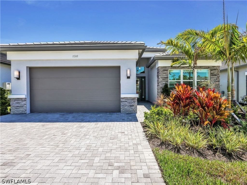 11268 Daphne Ct, Naples