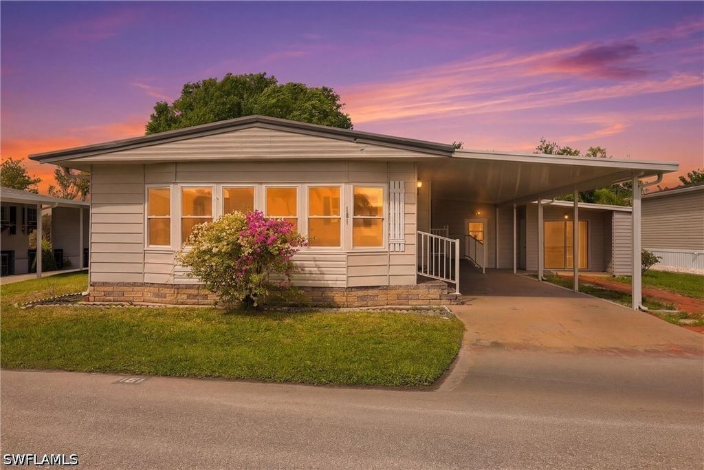 181 W Manatee Loop, PUNTA GORDA