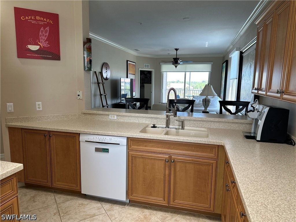 8470 Kingbird Loop 1050, Estero