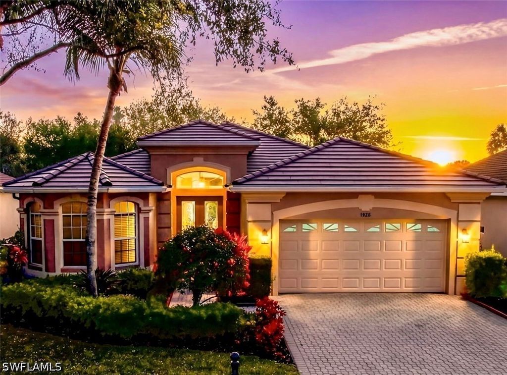 4828 Cerromar Dr, Naples