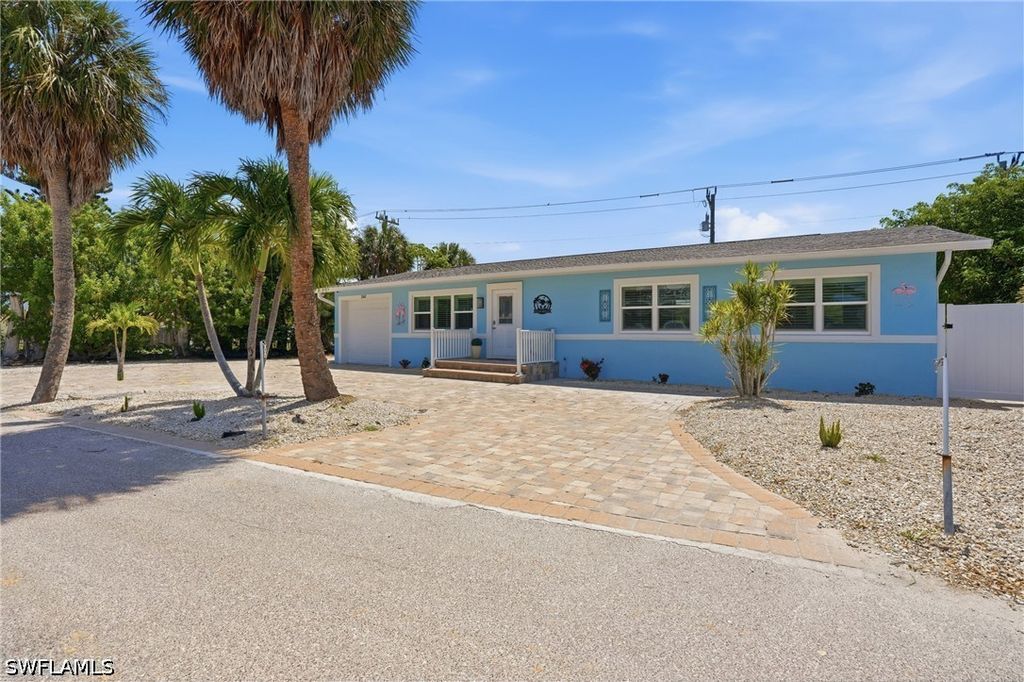 240 Fairweather Ln, Fort Myers Beach