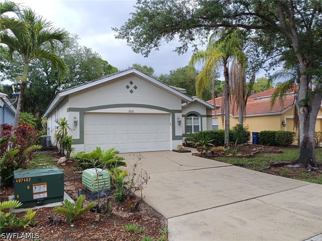 9894 Colonial Walk N, Estero