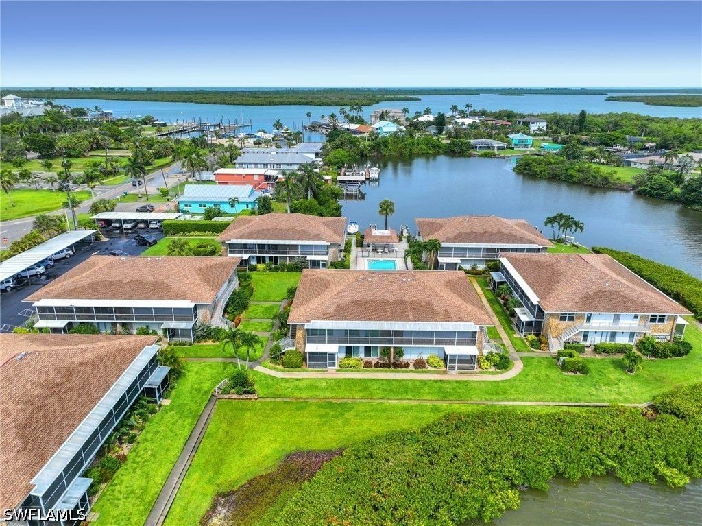 330 Kon Tiki Dr C7, NAPLES