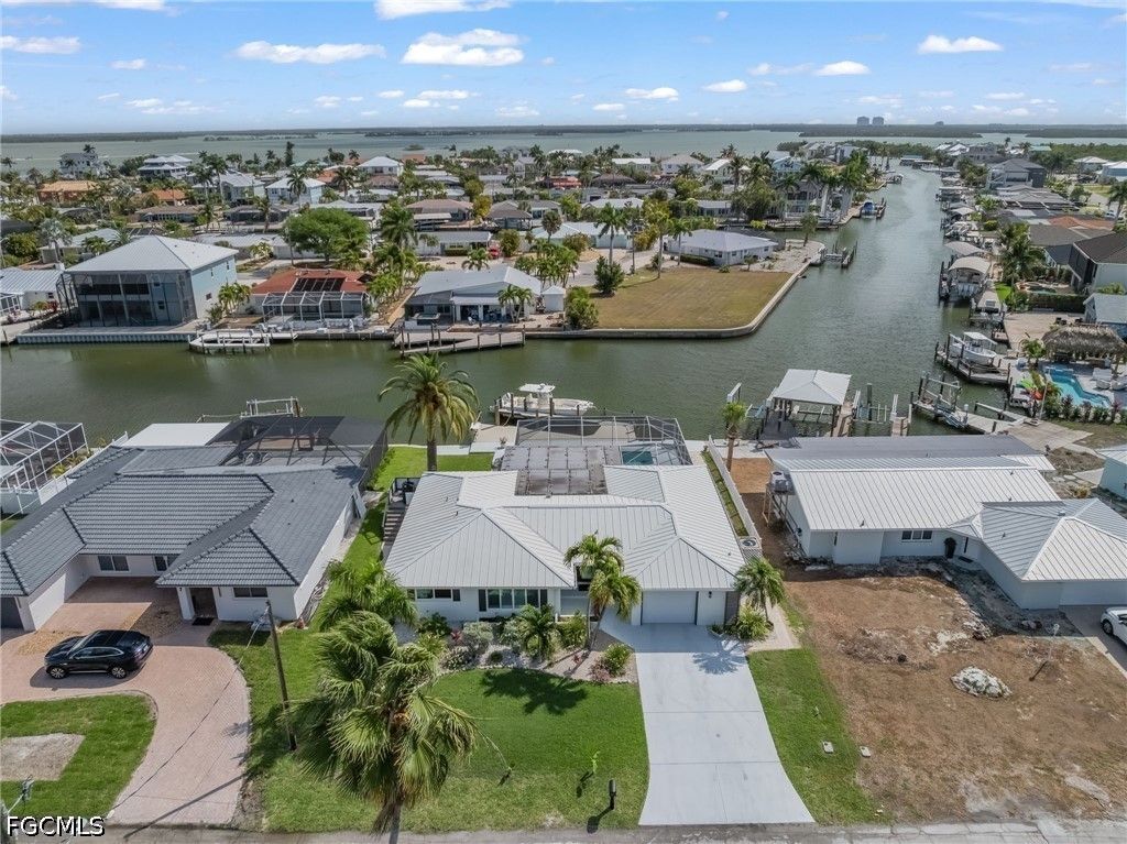 9 Fairview Blvd, Fort Myers Beach