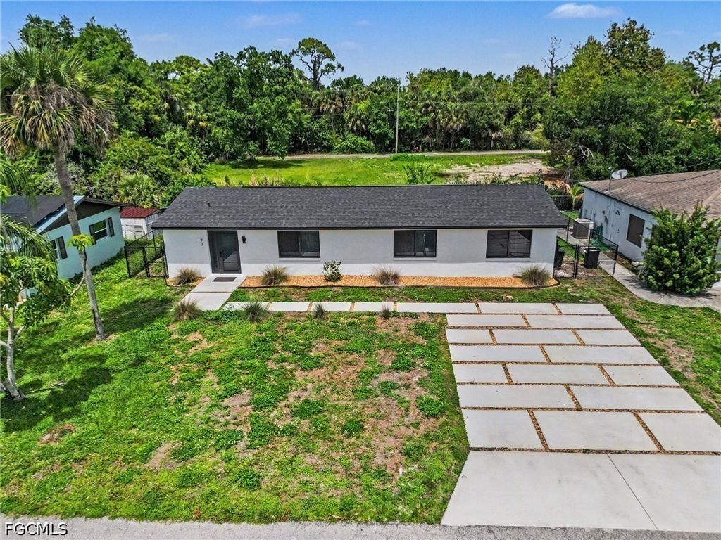 73 Cardinal Dr, NORTH FORT MYERS