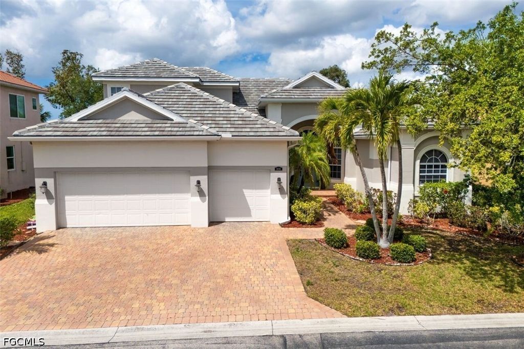 16018 Thorn Wood Dr, Fort Myers