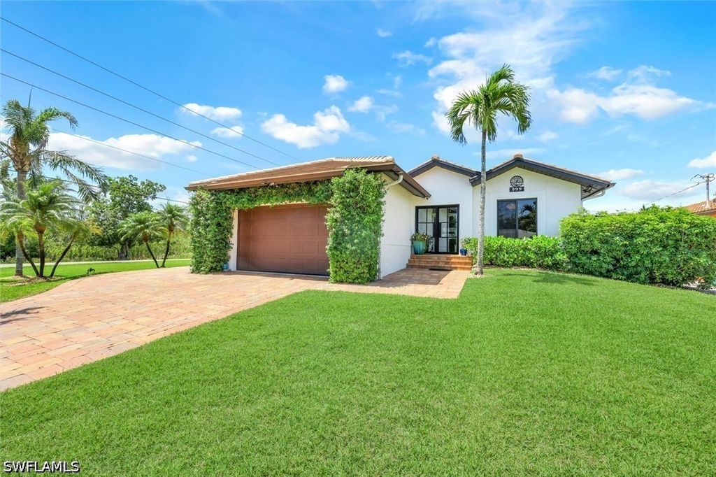 999 East Valley Dr, Bonita Springs