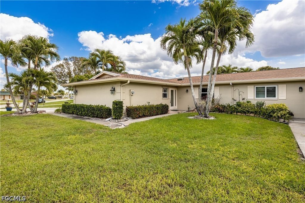 1460 Tredegar Dr, Fort Myers