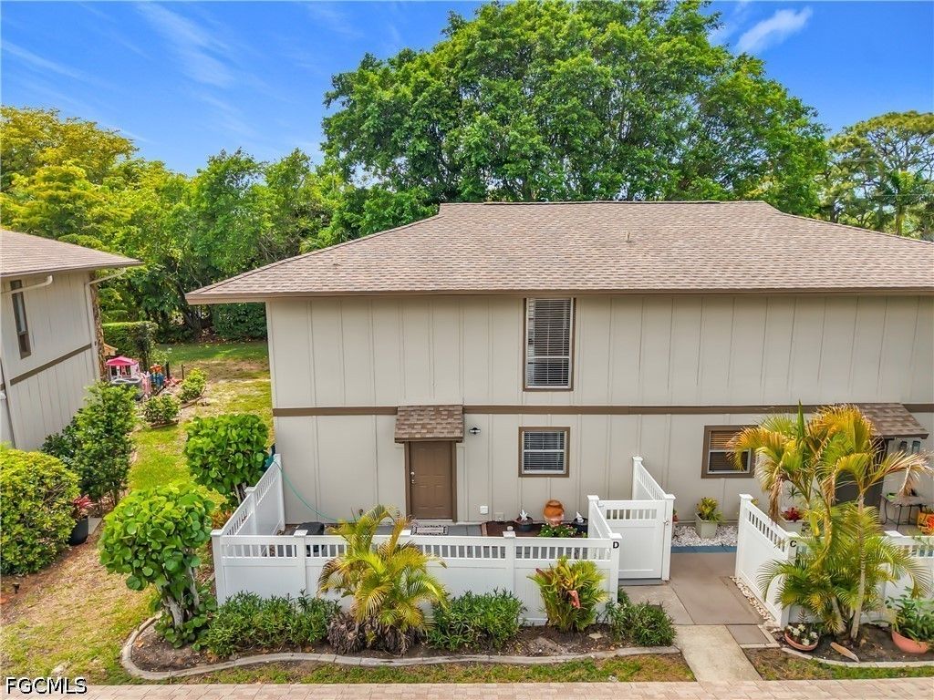 4293 Island Cir 4, Fort Myers