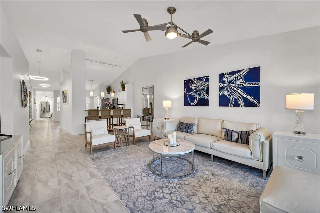 1747 Reuven Cir 4, Naples