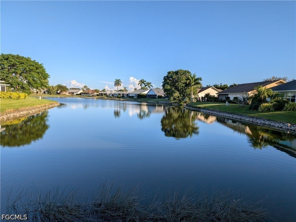 104 Fleur De Lis Ln, Naples