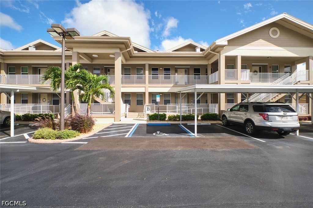 15256 Riverbend Blvd 202, NORTH FORT MYERS