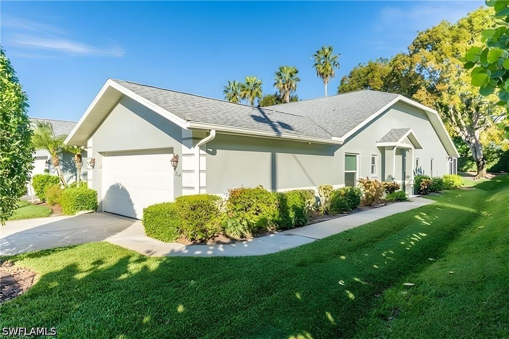 1704 Royal Cir 602, Naples