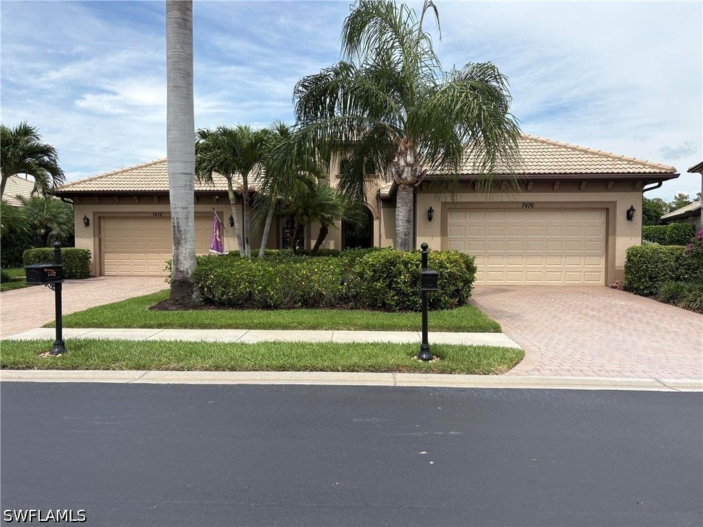 7476 Moorgate Point Way, NAPLES