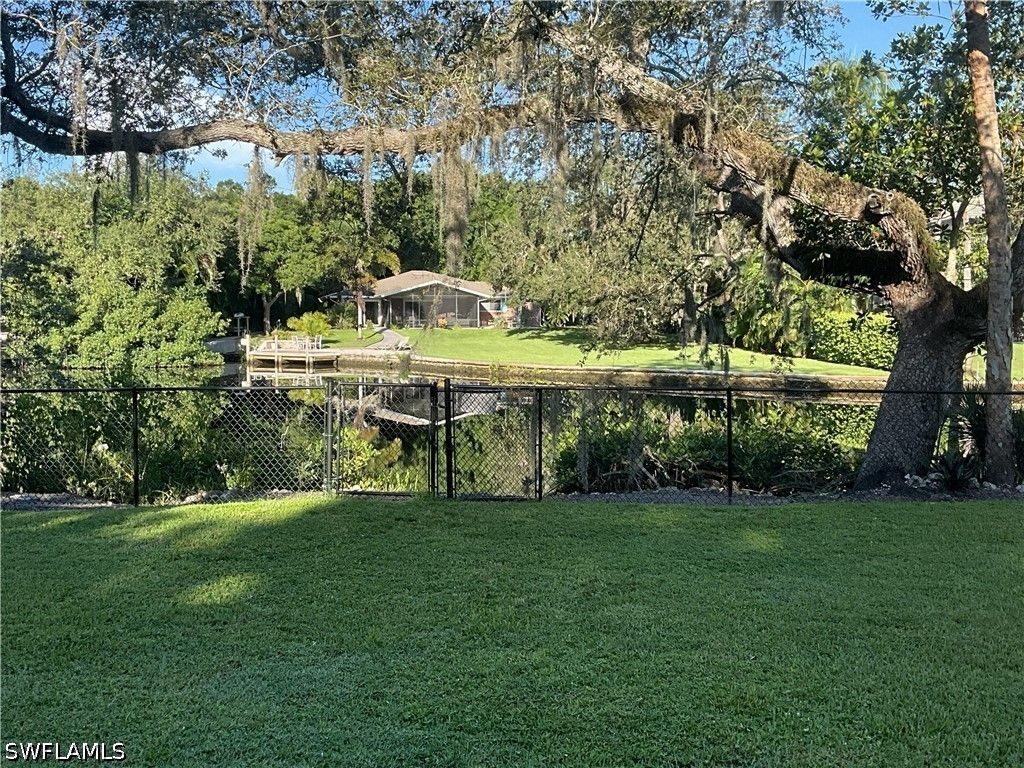 27213 Rio Vista Cir, Bonita Springs