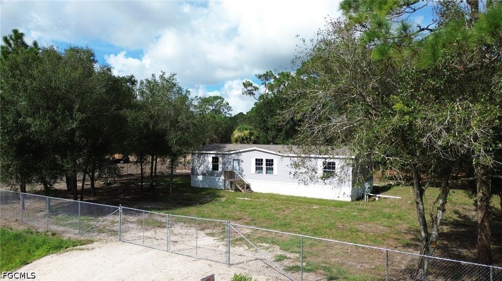 860 N Live Oak St, CLEWISTON