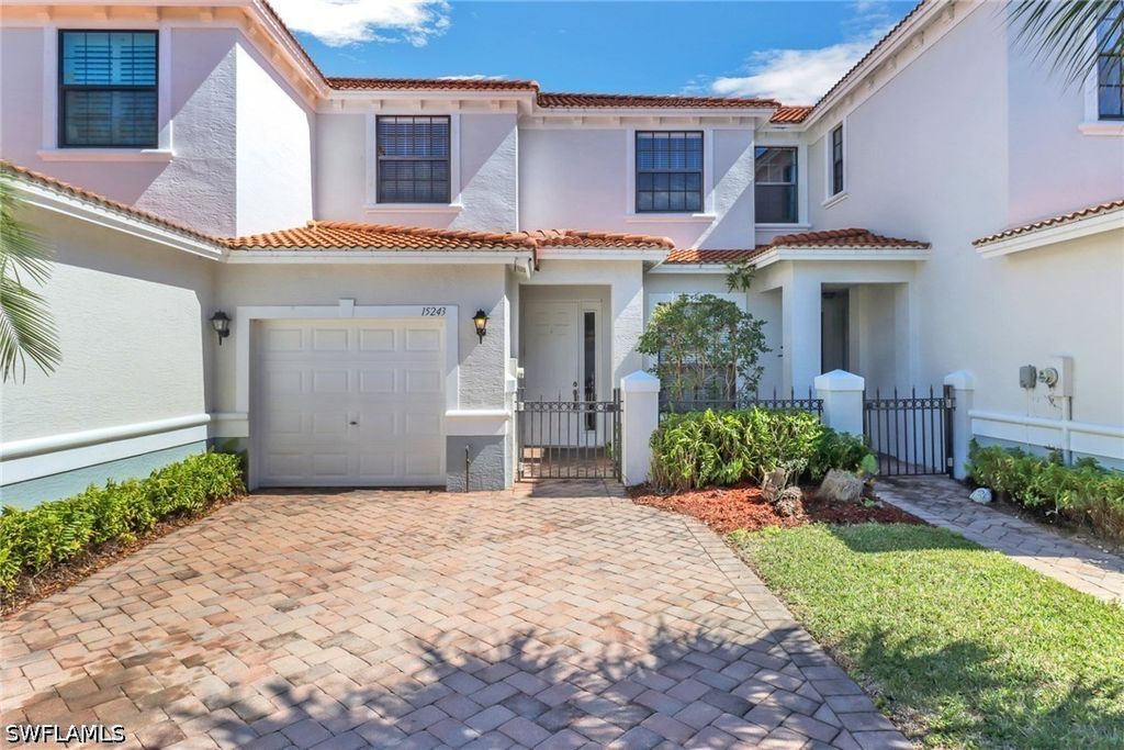 15243 Summit Pl Cir 247, Naples