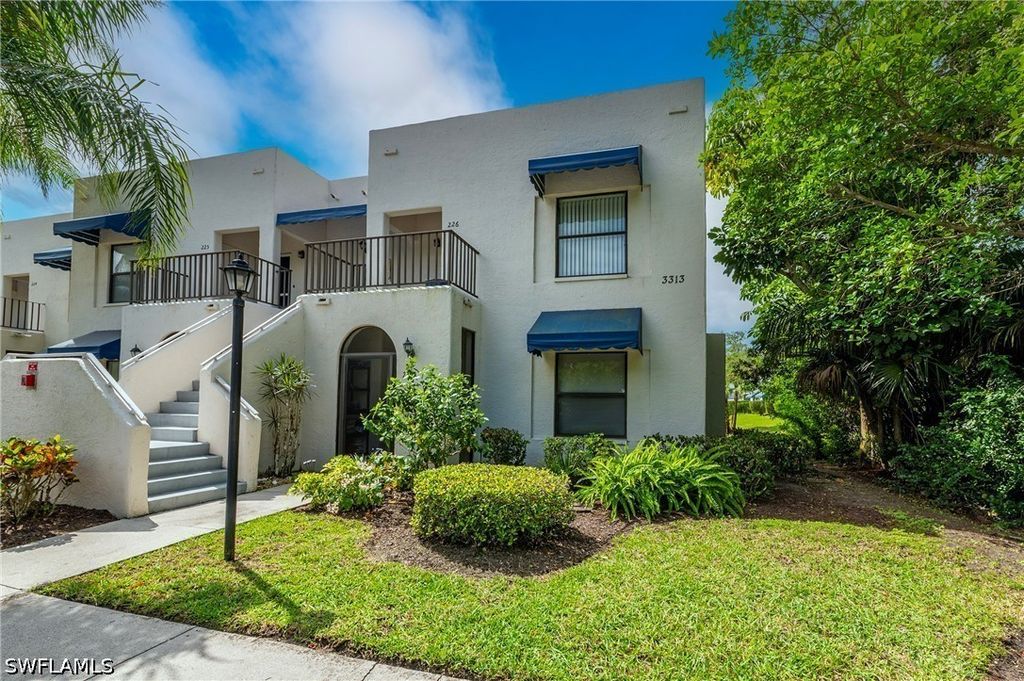 3313 Europa Dr 216, Naples