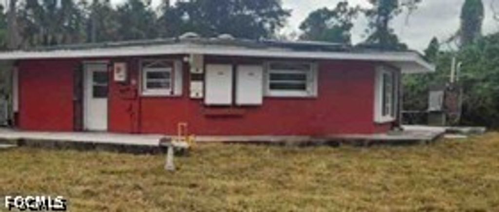 2400 Barcelona Ave, Fort Myers