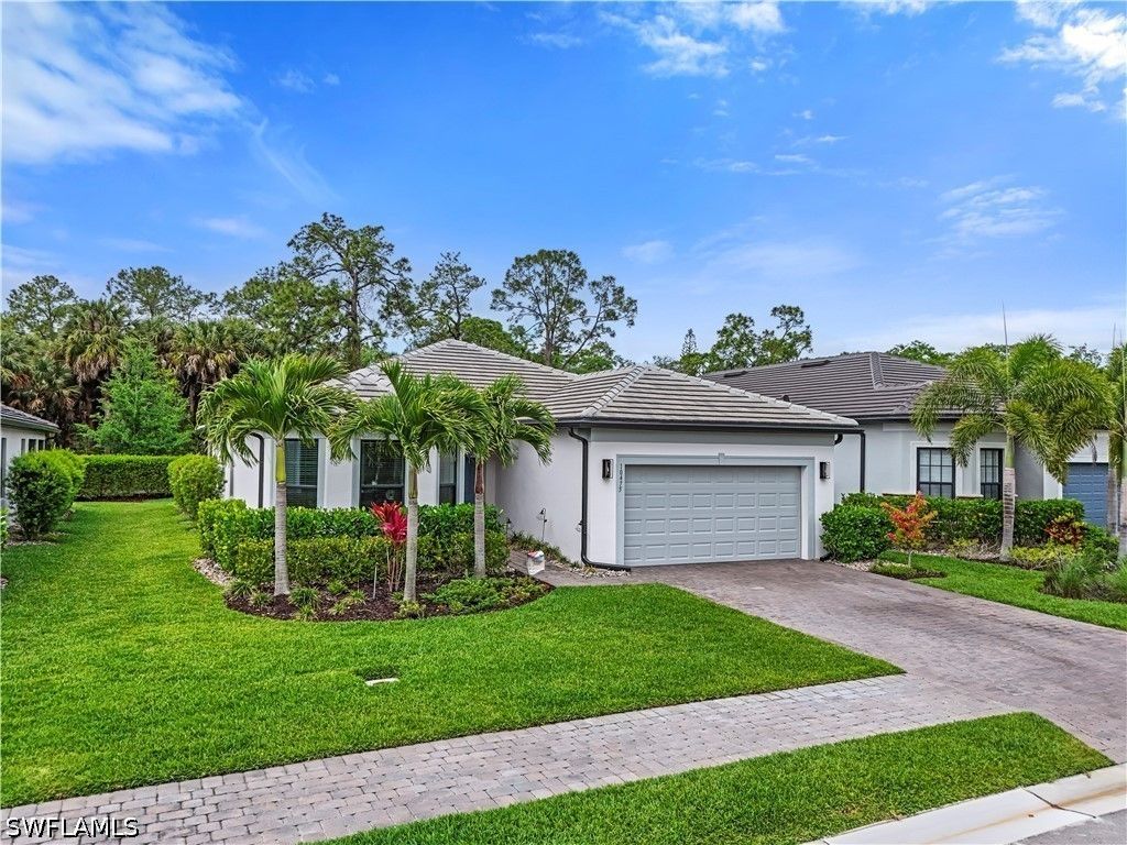 10475 Ventana Ln, Naples