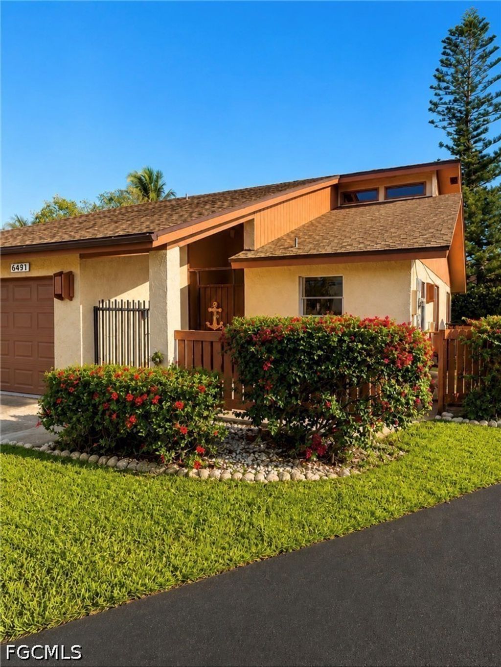 6491 Royal Woods Dr, Fort Myers